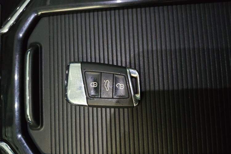 Used Volkswagen Passat 2020 Revised Version 330TSI Luxury Edition China VI Standard
