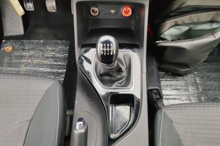 Used Baojun 730 2021 1.5L Manual Fashion Version 7 Seats
