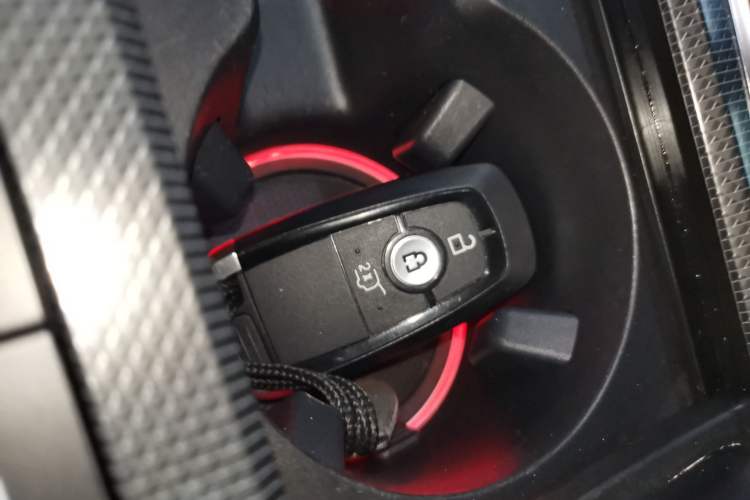 Used Ford Explorer 2023 EcoBoost 285 Four-Wheel Drive Titanium Edition 7-Seater Vehicle Key