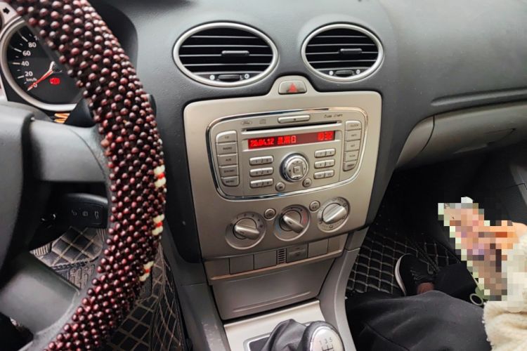 Used Ford Focus 2013 Hatchback Classic 1.8L Manual Base Model Audio And AC Panel