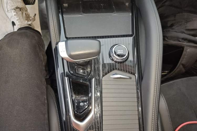 Used Geely Auto Monjaro L 2024 2.0TD High-Power Automatic Two-Wheel Drive Skyline Edition