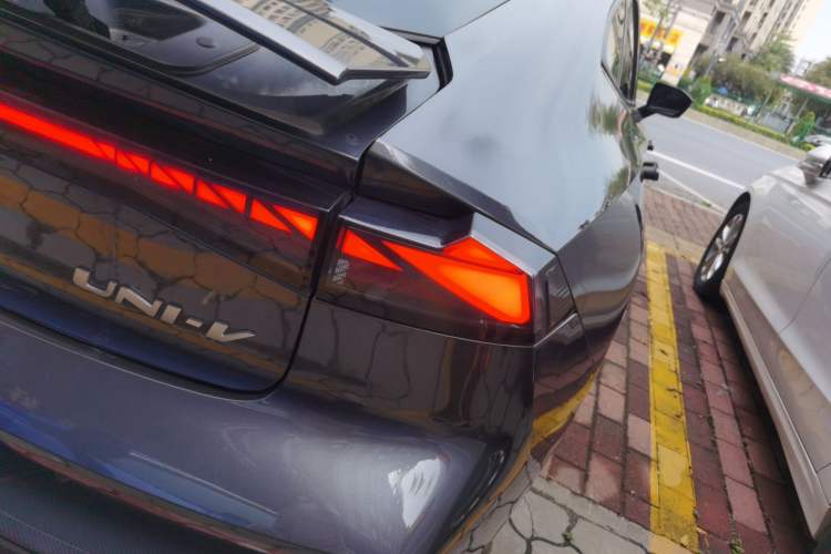 Used CHANGAN UNI-V 2022 1.5T Prestige Version