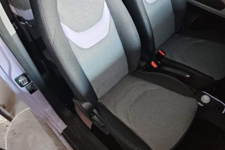 Used Chery QQ Ice Cream 2022 170km Sundae Phosphate Lithium-Ion