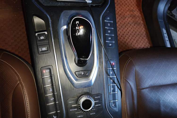 Used Wey VV6 2018 2.0T Four-Wheel Drive Flagship Version China V Standard Gear Lever