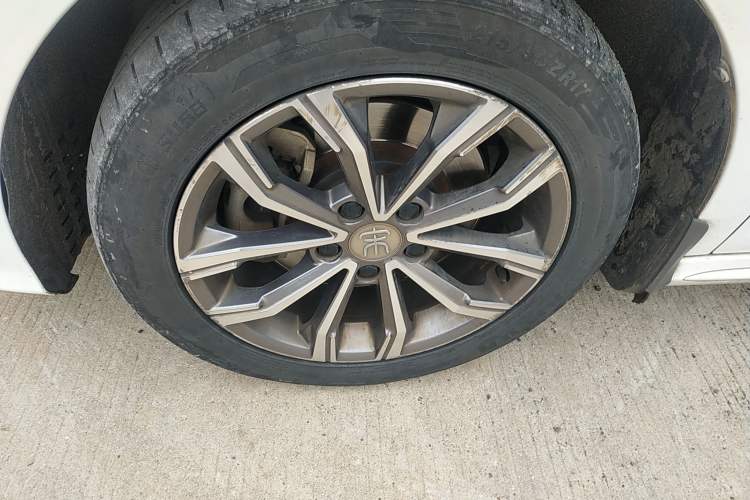 Used BYD Song MAX 2019 1.5T Automatic Smart Connect Ruiyi Model 7 Seats China V Emission Standard Left Front Wheel Hub