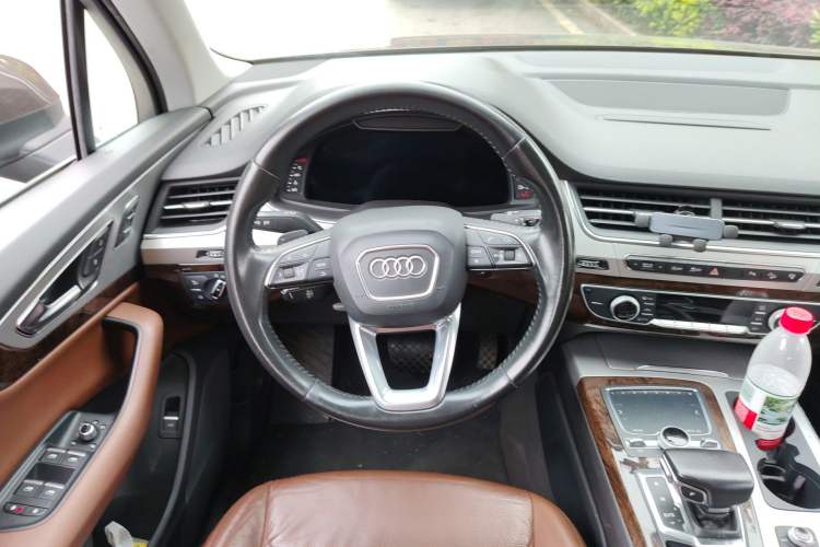 Used Audi Q7 2016 45 TFSI S line Sport Edition Steering Wheel