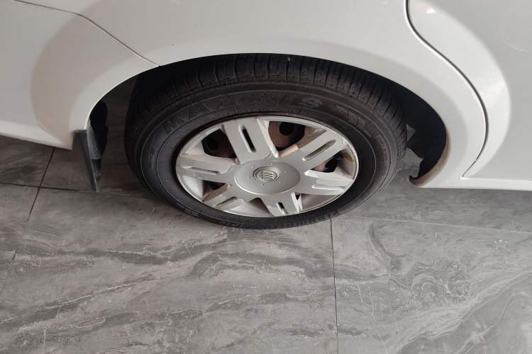 Used Buick Excelle 2013 1.5L Automatic Classic Model Exterior 5