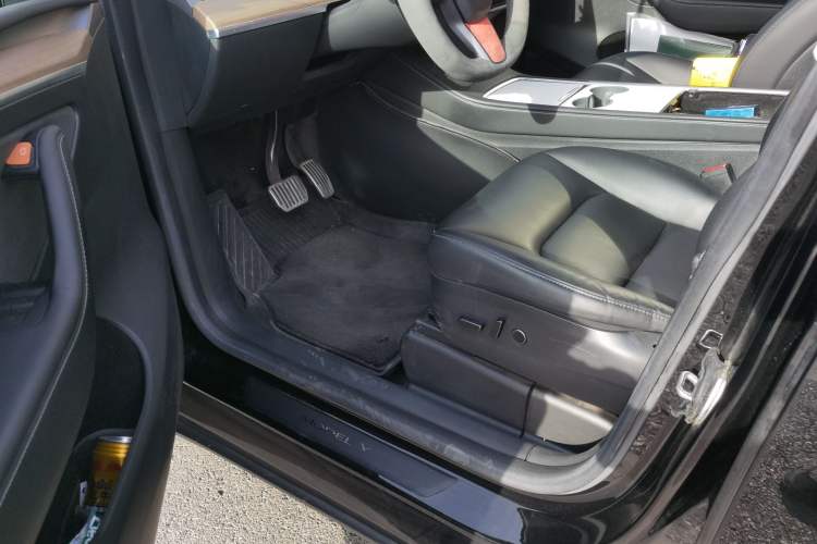 Used Tesla Model Y 2022 Rear-Wheel-Drive Version
