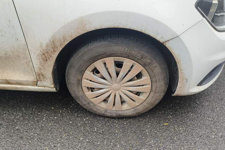 Used Volkswagen Santana 2016 1.6L Manual Fashion Edition Right Front Wheel Hub