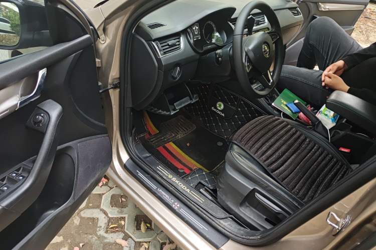 Used Skoda Octavia 2018 TSI280 DSG Luxury Edition Driver Seat