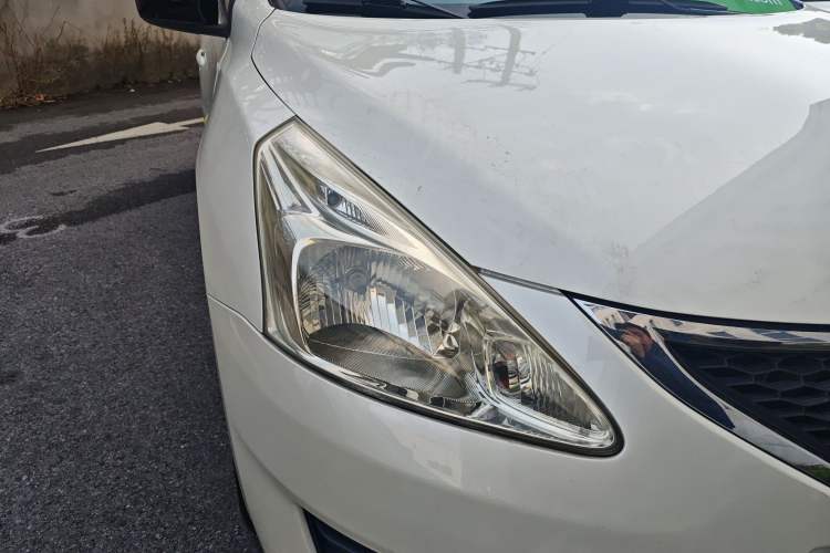 Used Nissan Tiida 2011 1.6L CVT Comfort Model
