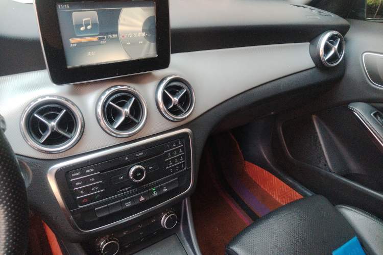 Used Mercedes-Benz GLA 2016 GLA 200 Sport Edition Audio And AC Panel