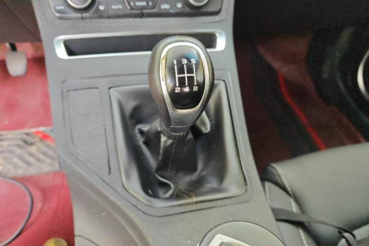 Used Geely Auto Emgrand 2019 Leading Edition 1.5L Manual Upward Asian Games Edition China VI Gear Lever