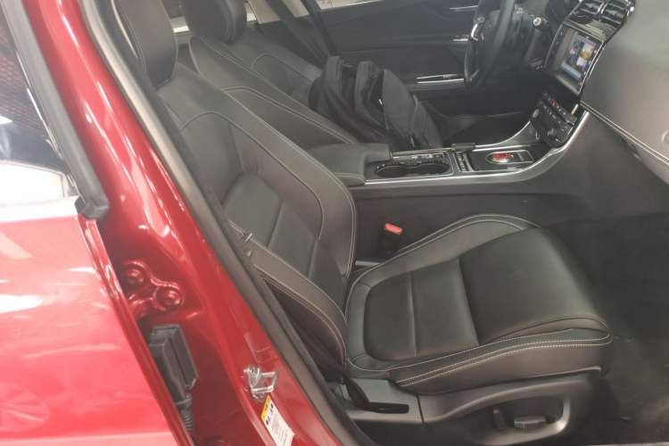 Used Jaguar XE 2017 2.0T 200 PS R-Sport
