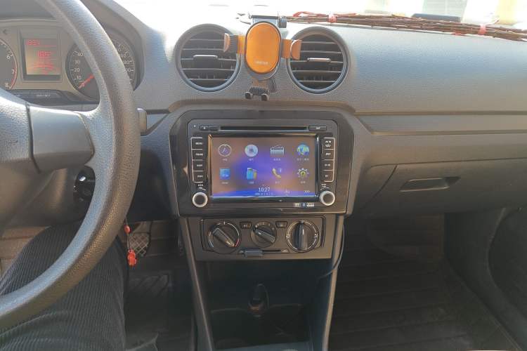 Used Volkswagen Jetta 2015 Zhuihui Edition 1.4L Manual Fashion Model