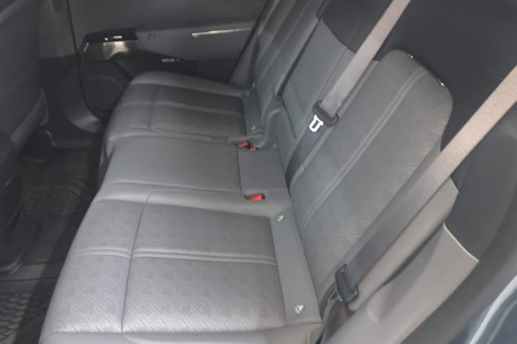 Used Zeekr 7X 2025 100 kWh Long-Range Rear-Wheel Drive with Intelligent Driving Features Left Rear Seat