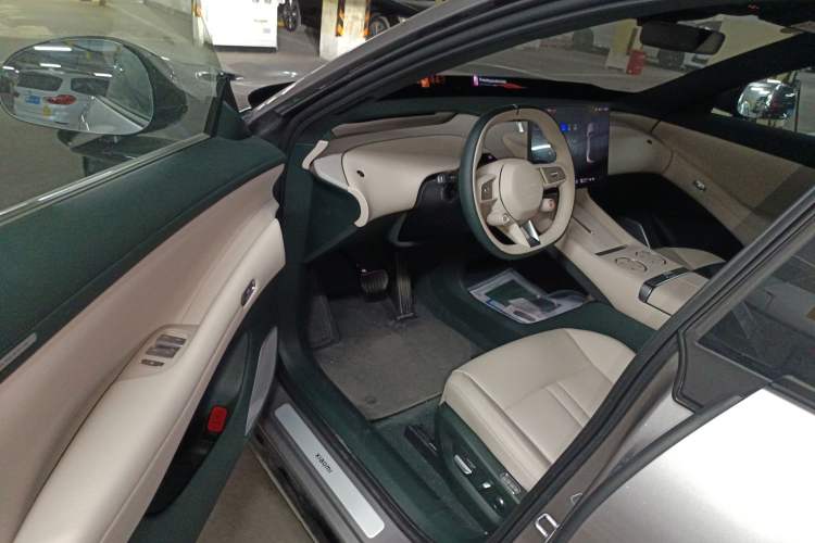 Used Xiaomi Auto YU7 2025 Ultra-Long Range Rear-Wheel Drive Version
