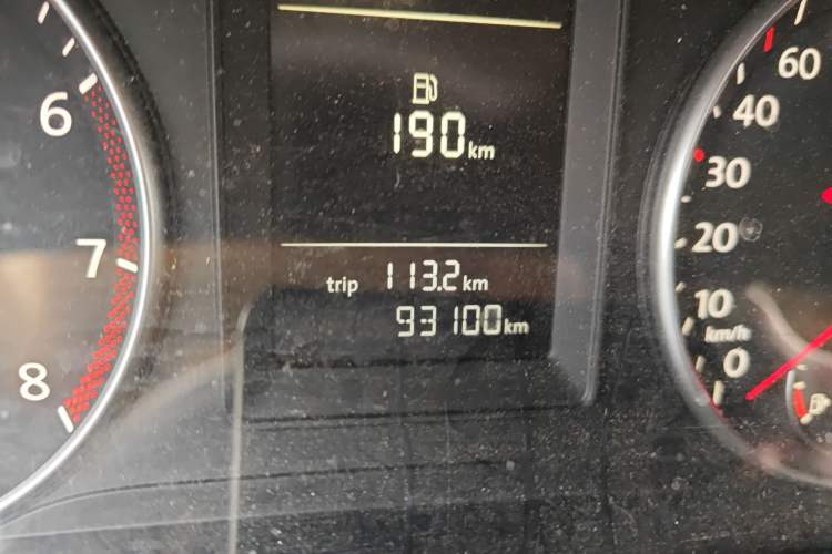 Used Volkswagen Touran 2013 1.4T Manual Comfort Edition 5-Seater Odometer Close Up