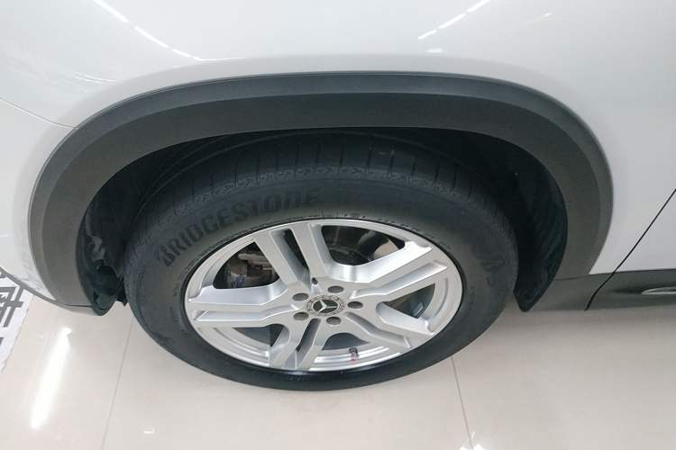 Used Mercedes-Benz GLB 2020 GLB 200 Dynamic Edition Left Front Wheel Hub