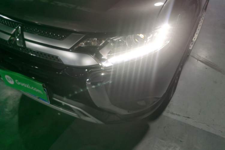 Used Mitsubishi Outlander 2019 2.0L Two-Wheel Drive Comfort Edition 5 Seats China VI Standard
