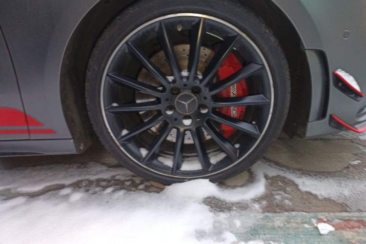 Used Mercedes-Benz A AMG 2023 AMG A 35 L 4MATIC Right Front Wheel Hub