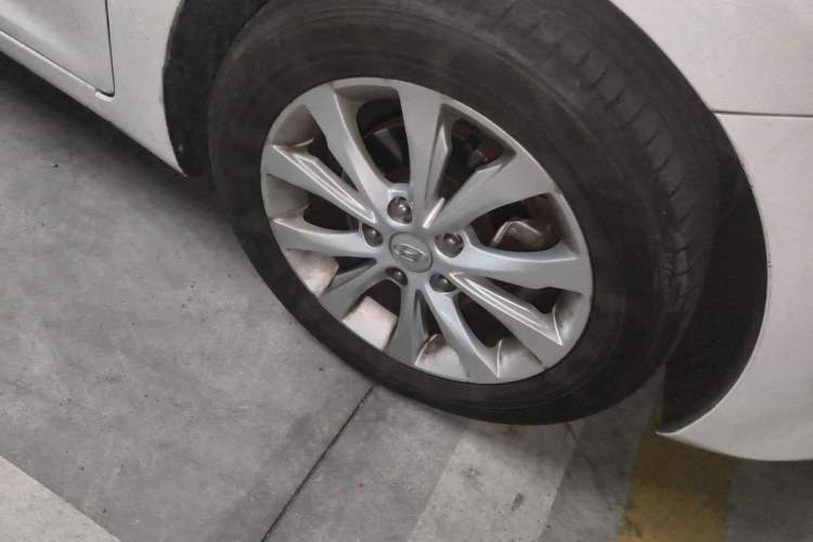 Used Hyundai Elantra (5th Generation / Langdong) 2016 1.6L Automatic Prestige Model
