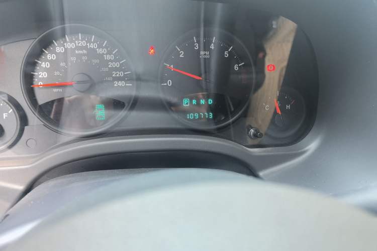 Used Jeep Compass 2013 2.0L two-wheel drive sport version Odometer Close Up