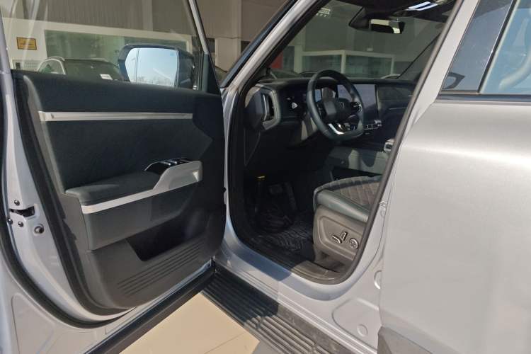 Used Deepal G318 2024 Four-Wheel-Drive Air Suspension Model