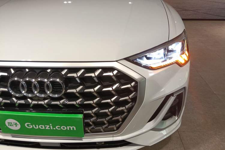 Used Audi Q3 2024 40 TFSI Fashion Dynamic Model
