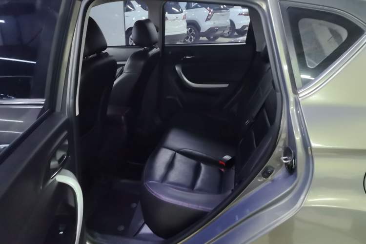 Used CHANGAN CS35 2015 1.6L Automatic Luxury Model China IV Standard
