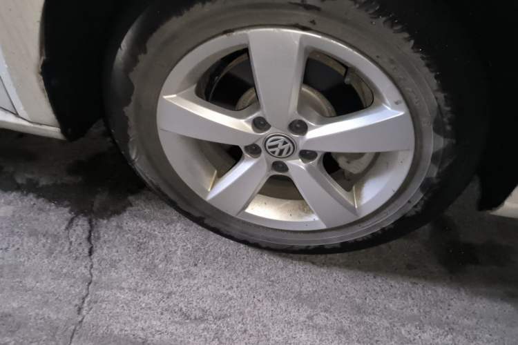 Used Volkswagen Lavida 2019 Lavida Start 1.5L Manual Fashion Edition China VI Standard Right Front Wheel Hub