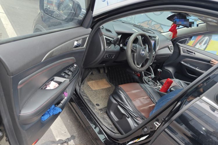 Used CHANGAN CS75 2017 Shangkui Edition 1.5T Manual Fengxiang Model
