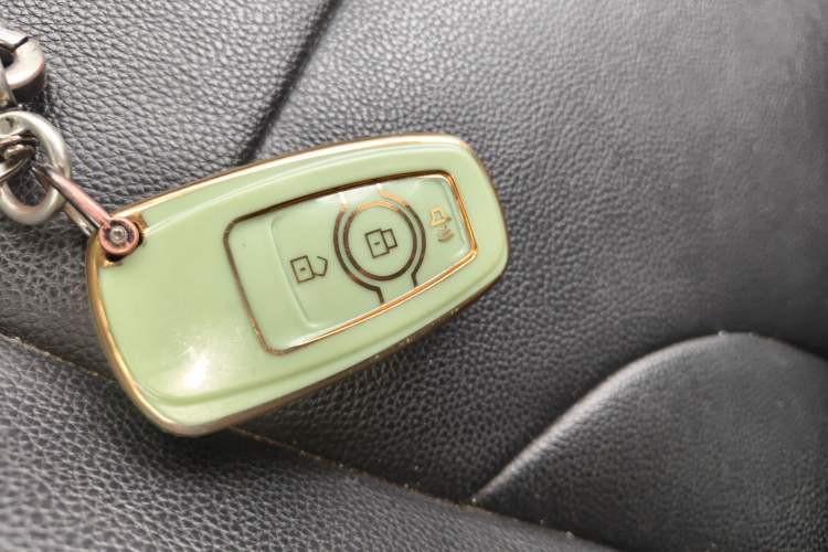 Used Haval H6 2015 Upgraded Model 1.5T Manual Two-Wheel Drive Elite Version
