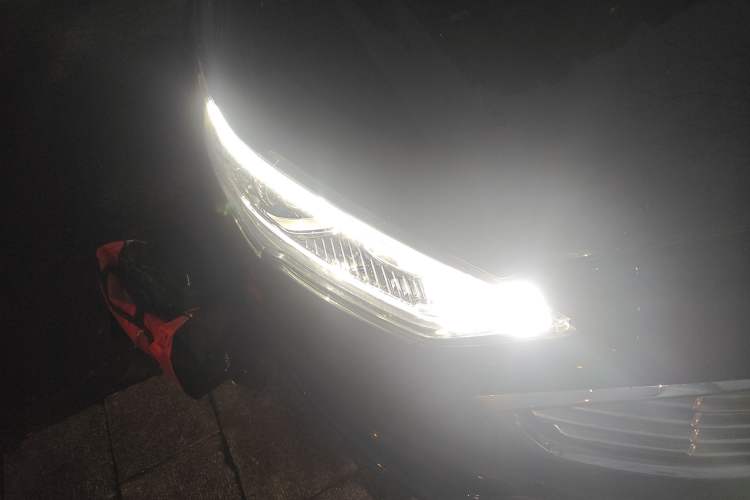 Used Ford Mondeo 2018 EcoBoost 200 Luxury Model Right Front Headlight