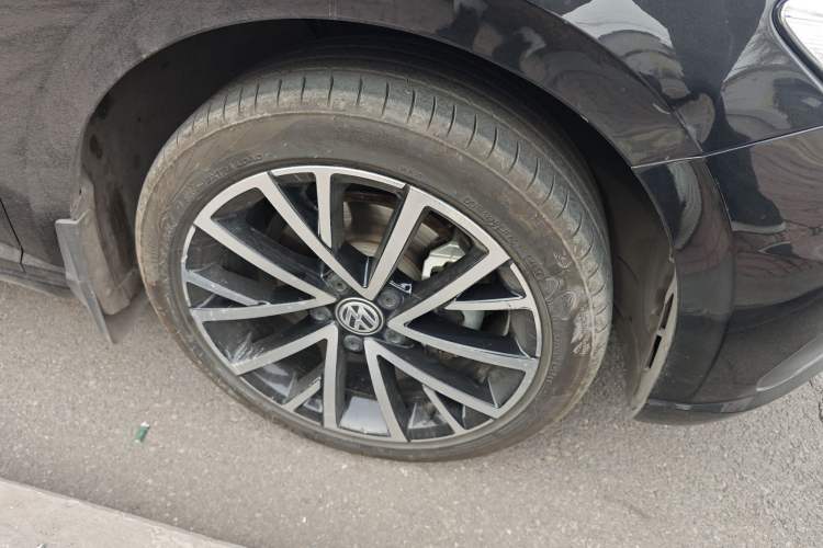 Used Volkswagen Lavida 2019 280TSI DSG Luxury Edition China VI Standard Right Front Wheel Hub