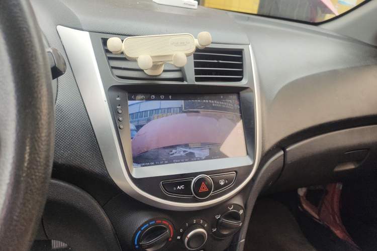 Used Hyundai Verna Ray 2014 1.4L Manual GL Audio And AC Panel