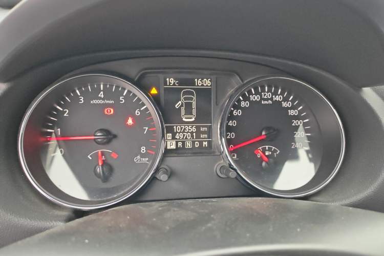 Used Nissan Qashqai 2011 2.0 XL Fire CVT 2WD Odometer Close Up