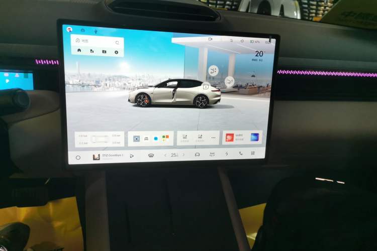 Used Lynk & Co Z10 2025 95 kWh 766 km Range Rear-Wheel Drive Max