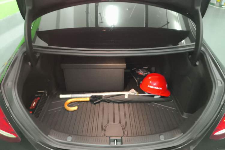 Used Mercedes-Benz E-Class 2019 E 300 L Sport Luxury Edition Trunk