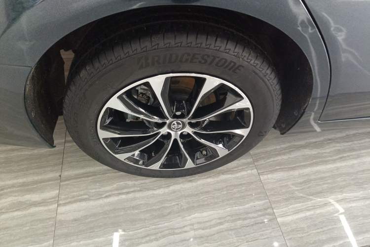 Used Toyota Avalon 2022 Dual-Engine 2.5L Luxury Edition
