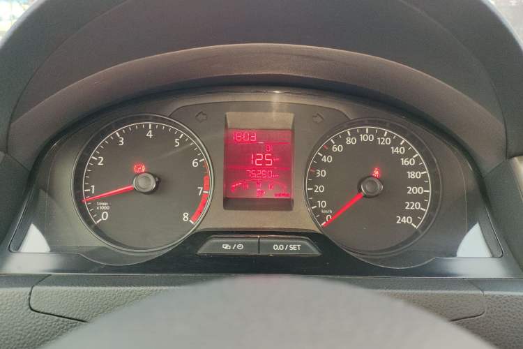 Used Volkswagen Santana 2015 1.6L Manual Comfort Edition Instrument Cluster