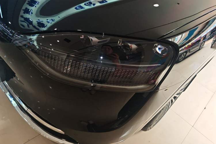 Used Hima AITO M9 2024 Range-Extended Ultra Version 42 kWh 6-Seater Model Left Front Headlight