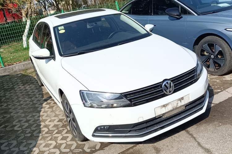 Used Volkswagen Sagitar 2017 1.6L Automatic Comfort Model Front Right 45 Deg