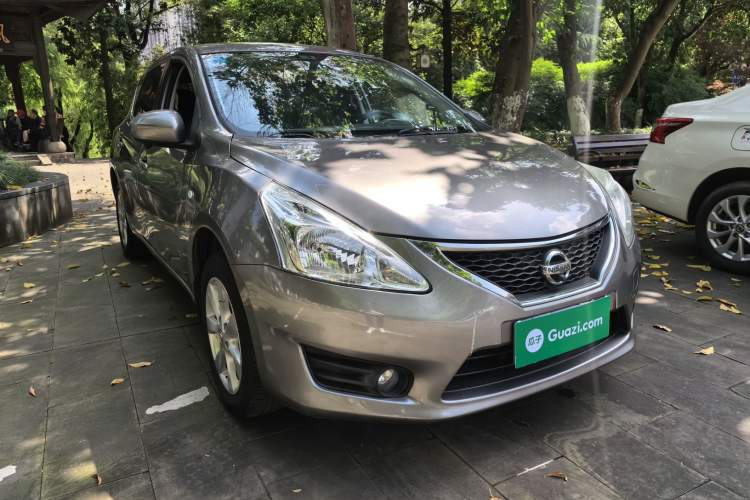 Used Nissan Tiida 2011 1.6L CVT Smart Version Front Right 45 Deg