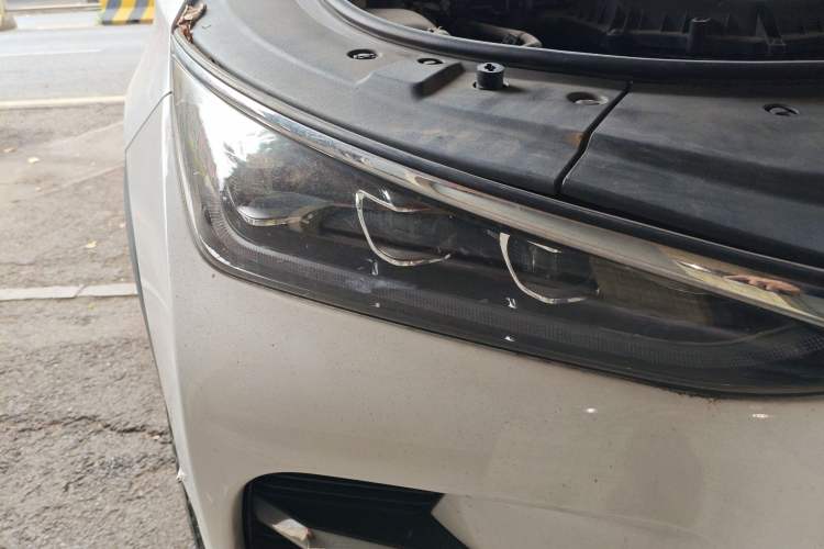 Used BYD Tang New Energy 2018 DM 2.0T All-Wheel Drive Smart Connectivity Luxury Model 7 Seats China V Emission Standard
