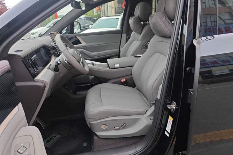 Used Denza N8L 2025 Model Zunrong Model Left Front Seat