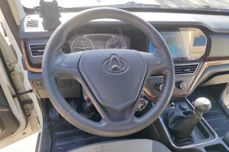 Used Kuayue Kuayue Zhe D5 2021 1.6L Standard Edition Double-Cab Flatbed with Dual Rear Wheels 3050mm Cargo Bed DAM16KL
