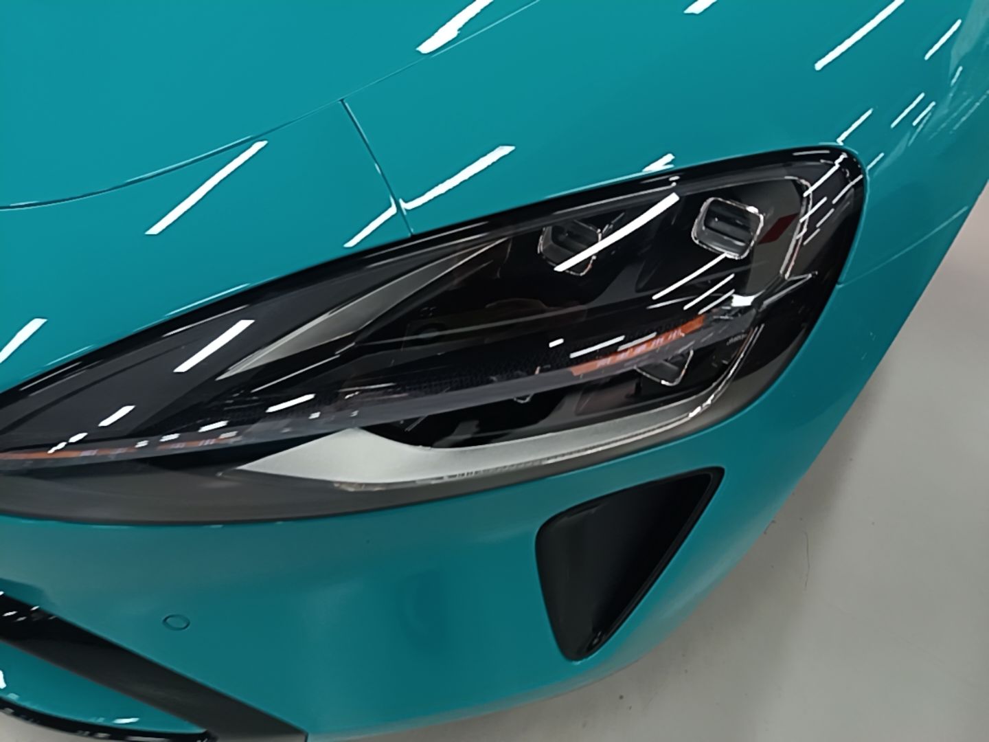 Xiaomi Auto SU7 2024 Four-Wheel Drive Ultra-Long Range Advanced Intelligent Driving Max Edition — снимка 8