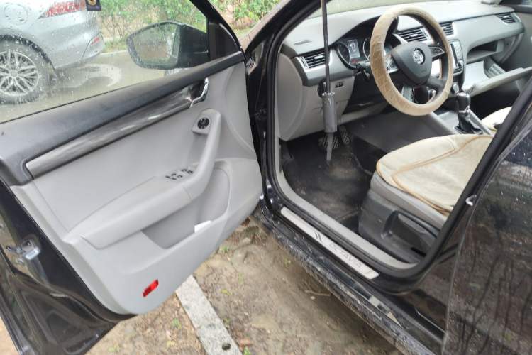 Used Skoda Octavia 2015 1.6L Automatic Yijun Edition
