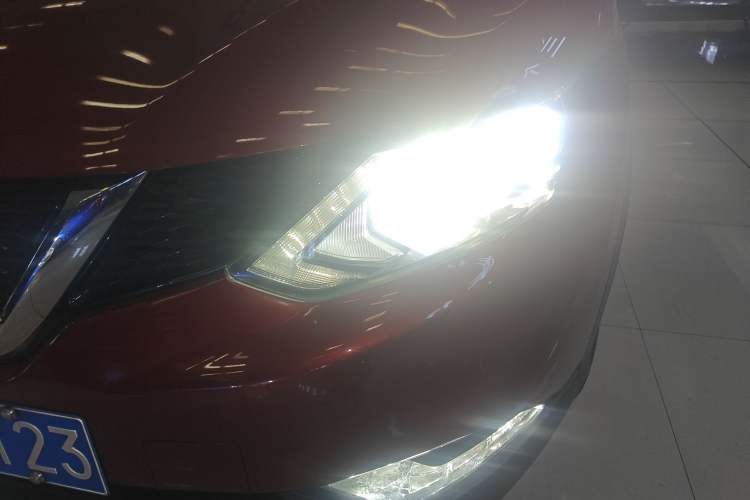 Used Nissan Qashqai 2017 2.0L CVT Smart Enjoyment Version China VI Standard Left Front Headlight